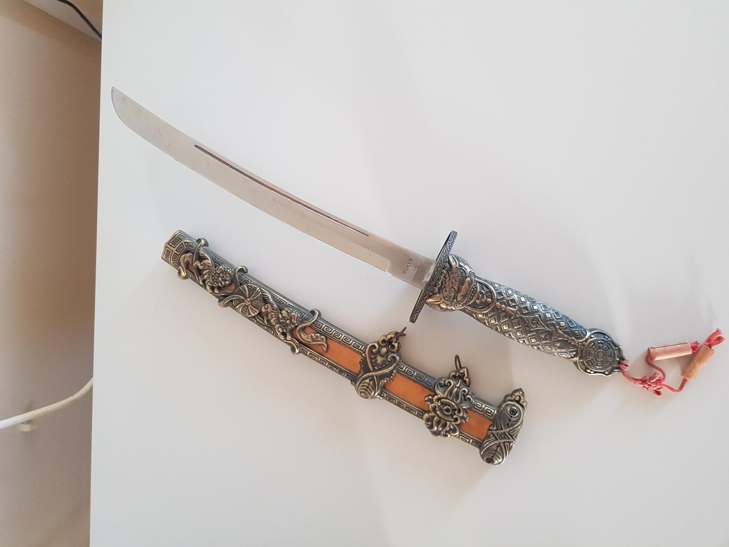 Espada Medieval pequena/Objeto Decorativo em Metal / Aço Dourado 39 cm x 7 cm x 4 cm