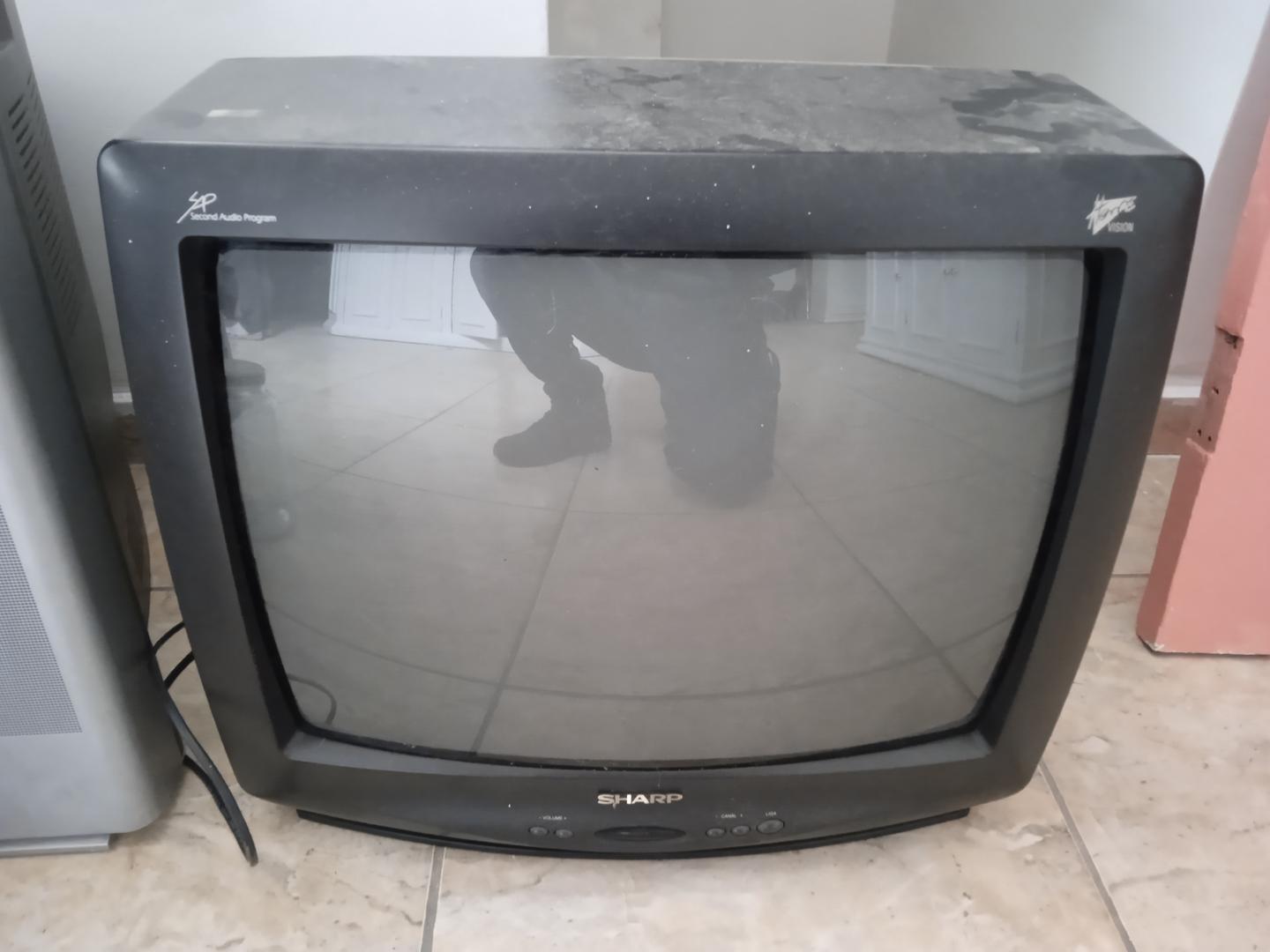 TV / Televisão de Tubo Sharp C-2053 Preto