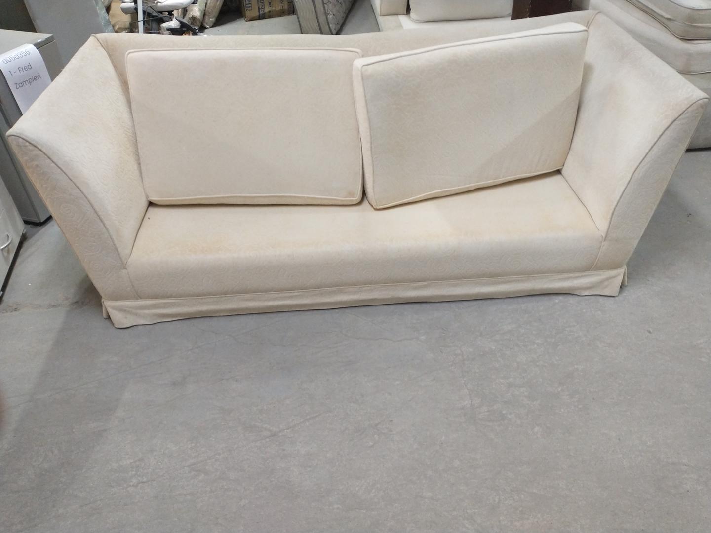 Sofa c/ 3 lugares em Estofado / Tecido Branco 82 cm x 210 cm x 85 cm