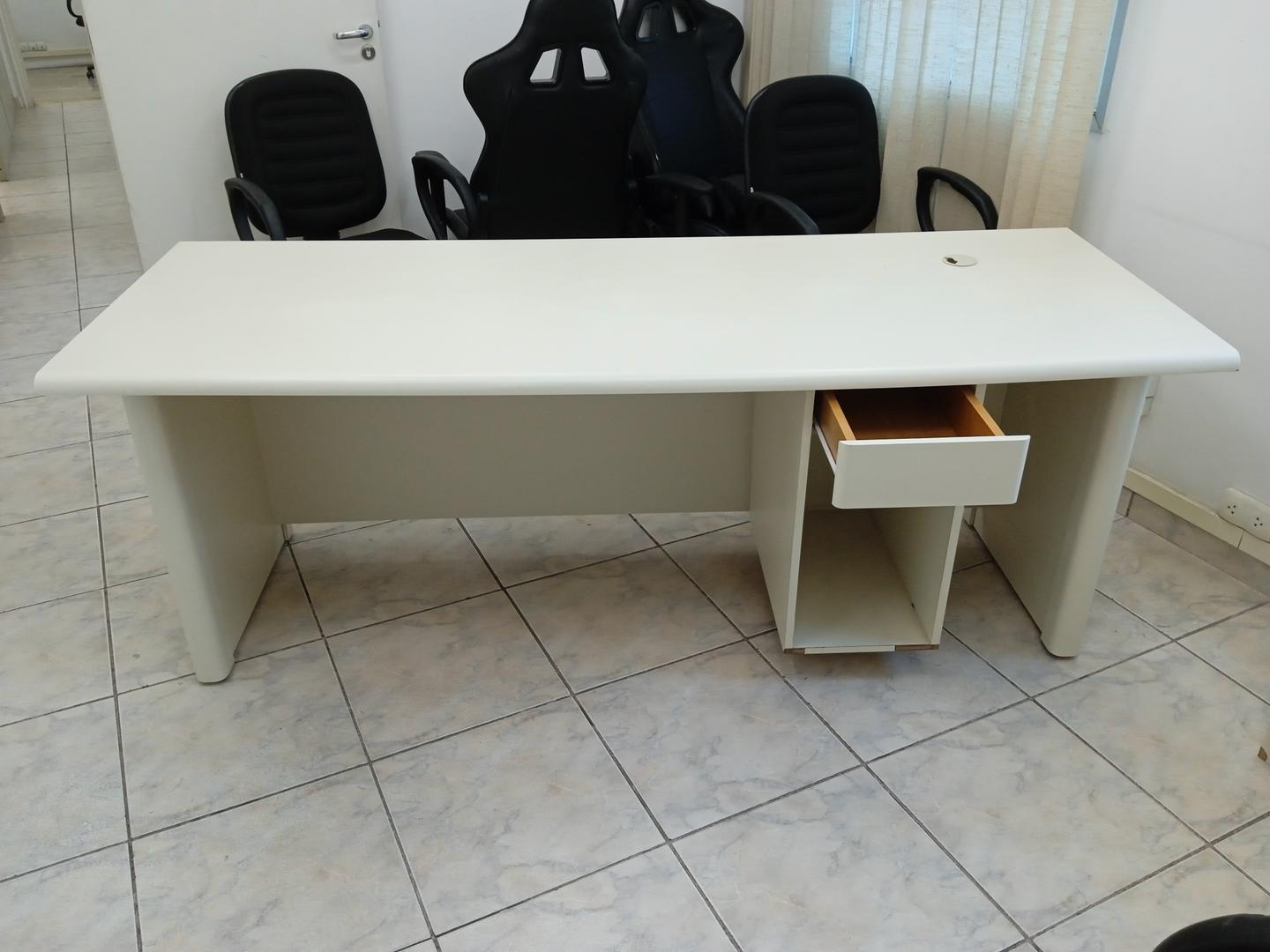 Mesa de Escritório c/ 1 gaveta e 1 nicho em MDF Bege 75 cm x 200 cm x 75 cm