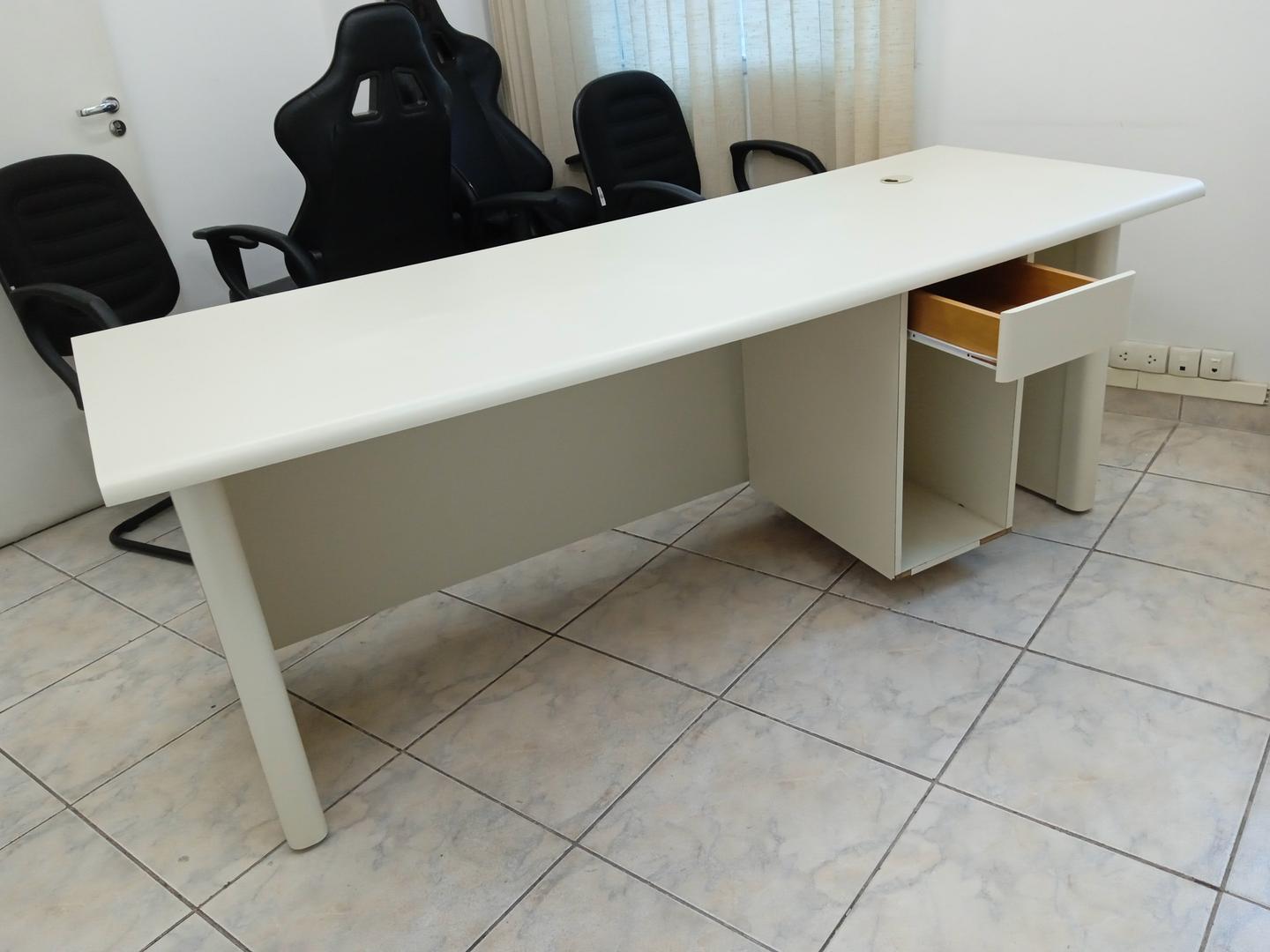 Mesa de Escritório c/ 1 gaveta e 1 nicho em MDF Bege 75 cm x 200 cm x 75 cm