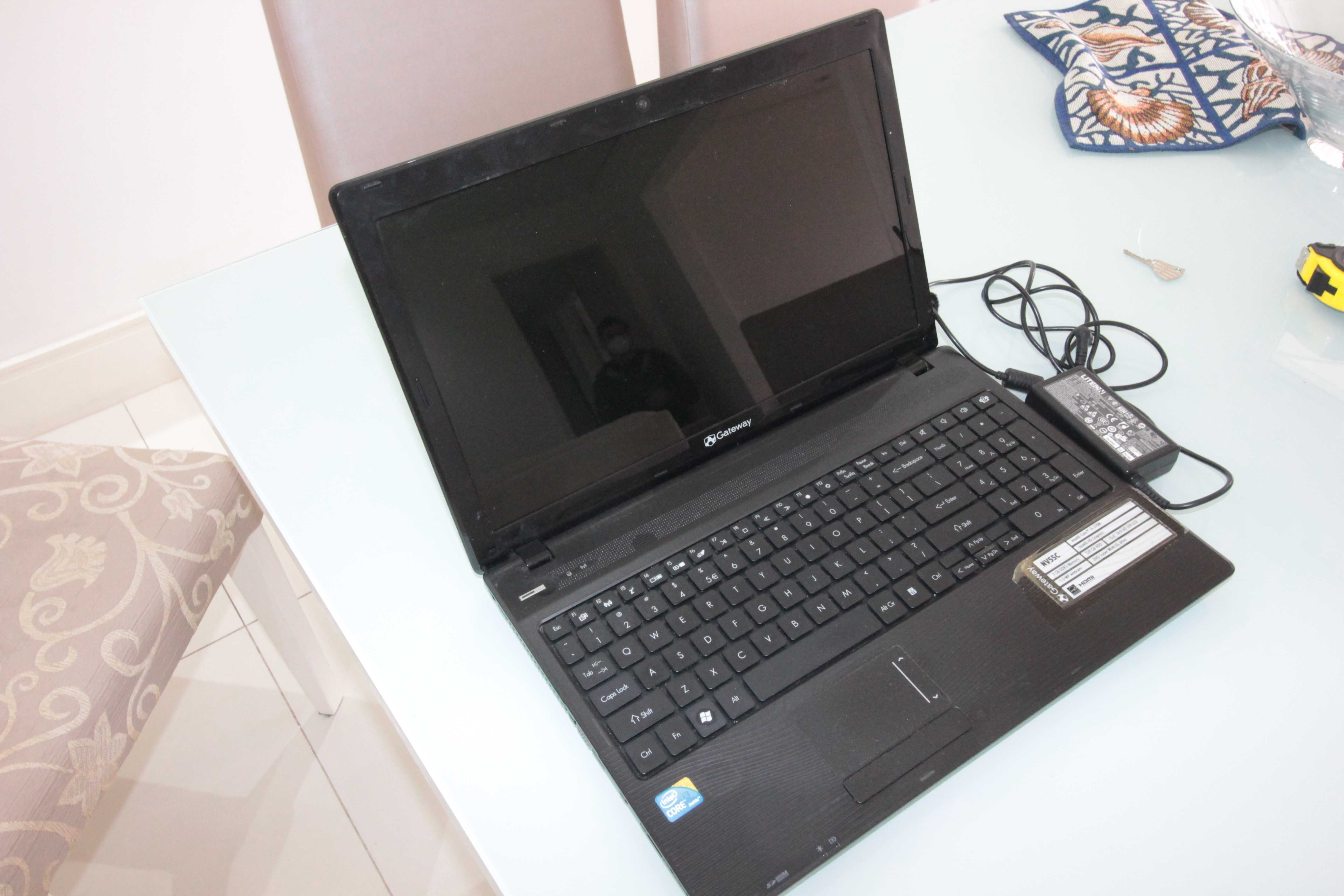 Notebook Gateway NV55C 15.6 , Intel Core i3-370M 2.40 GHz , 3GB de RAM , HD 320GB