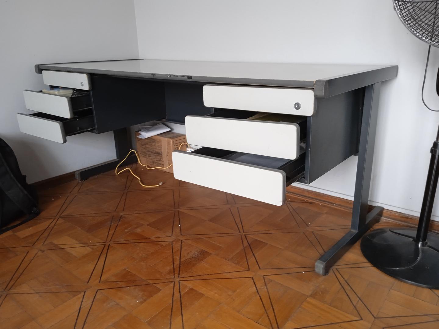 Mesa de Escritório c/ 4 gavetas em MDF Bege 72 cm x 166 cm x 77 cm