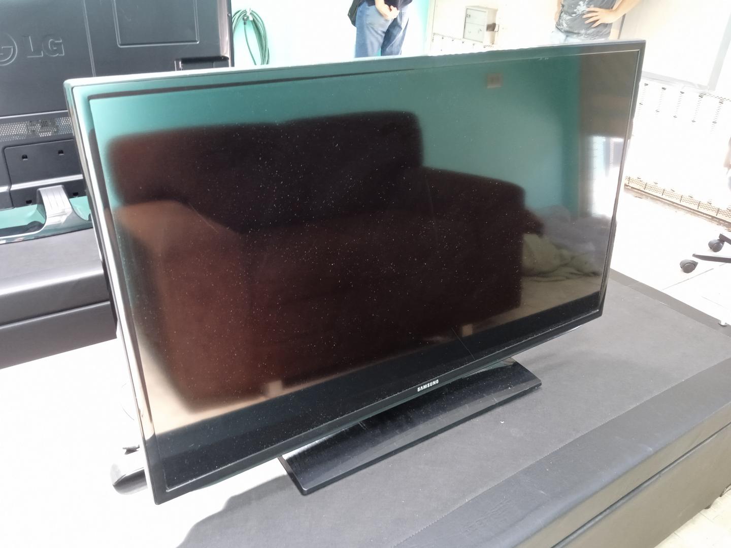 Televisão 40" polegadas Samsung UN40FH5303G Preto