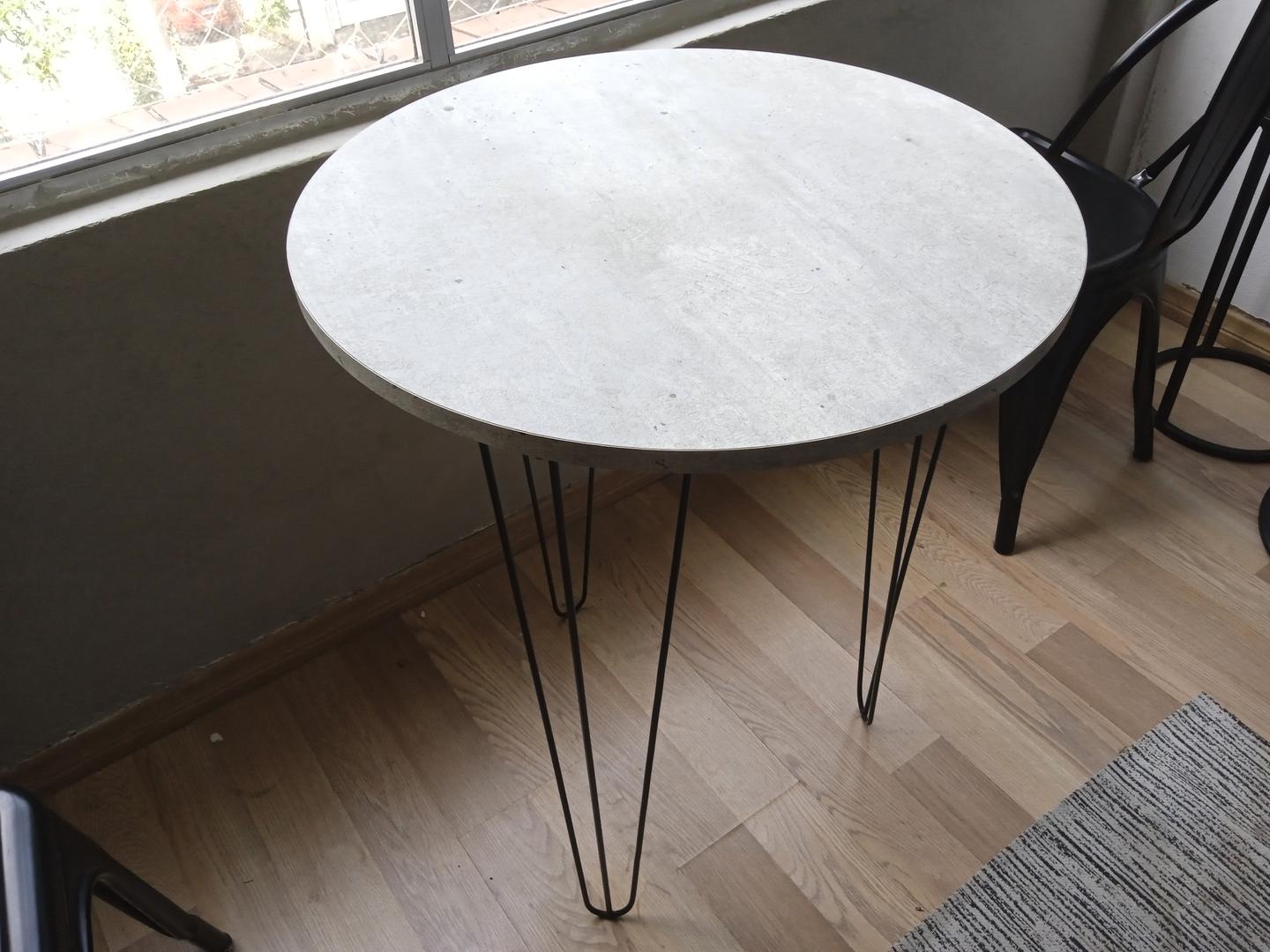 Mesa de apoio redonda em Aço / MDF Cinza 76 cm x 60 cm x 60 cm