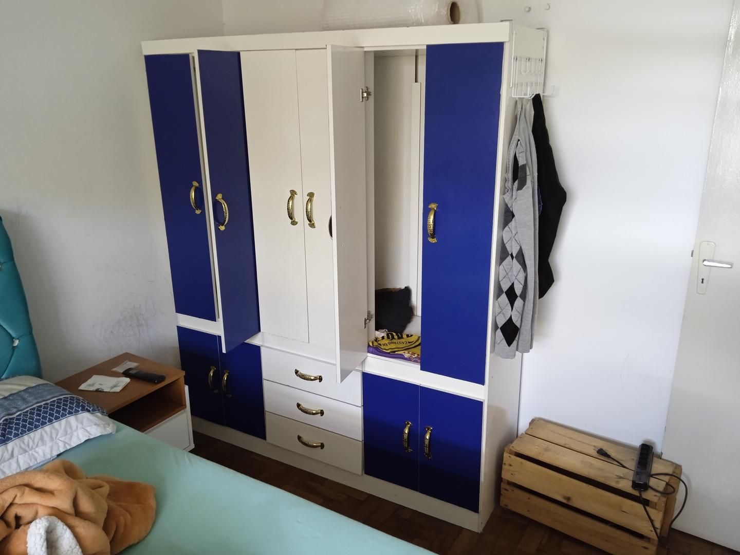 Guarda roupas c/ 10 portas e 3 gavetas em MDF Azul 185 cm x 154 cm x 48 cm