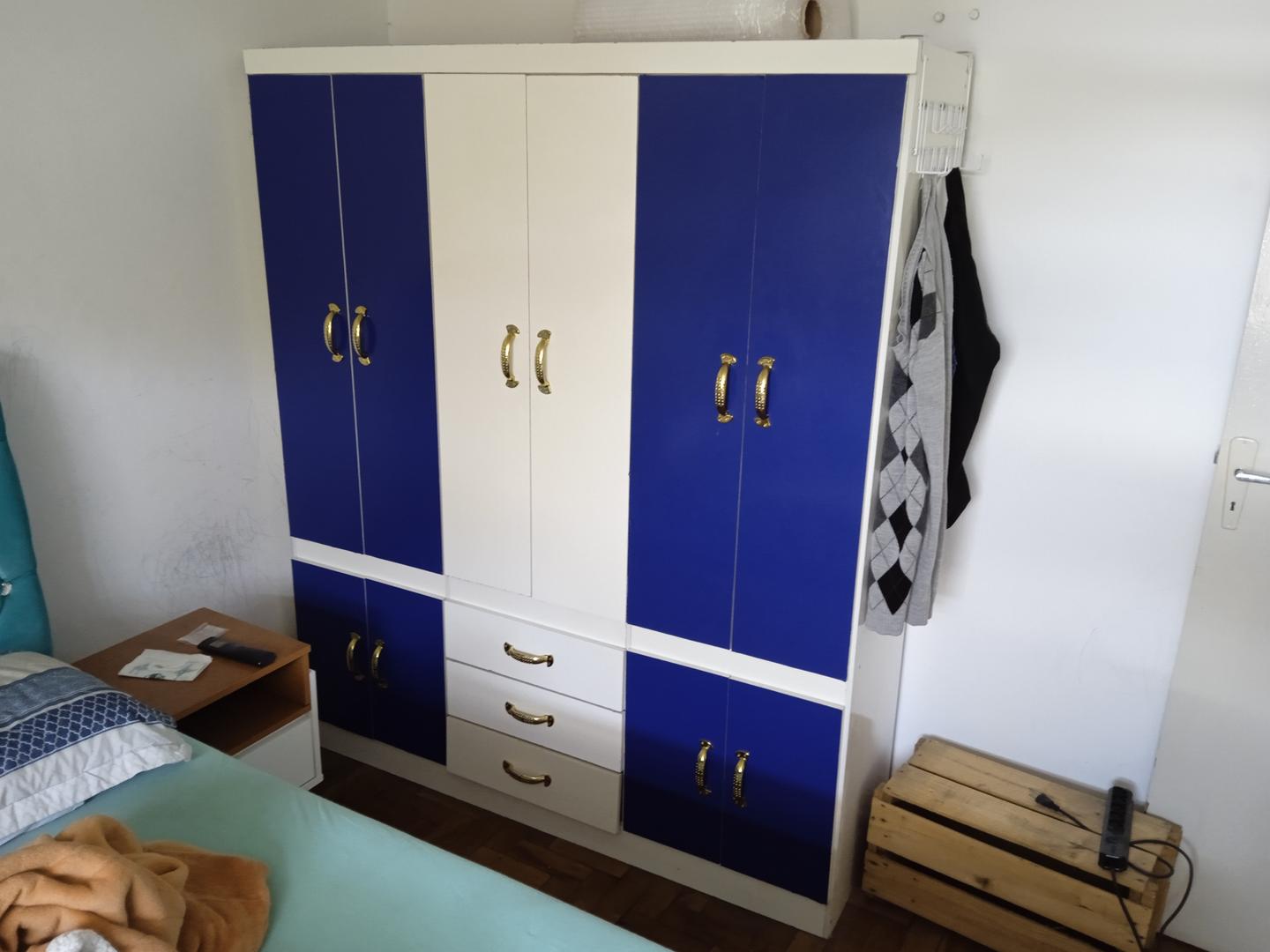 Guarda roupas c/ 10 portas e 3 gavetas em MDF Azul 185 cm x 154 cm x 48 cm