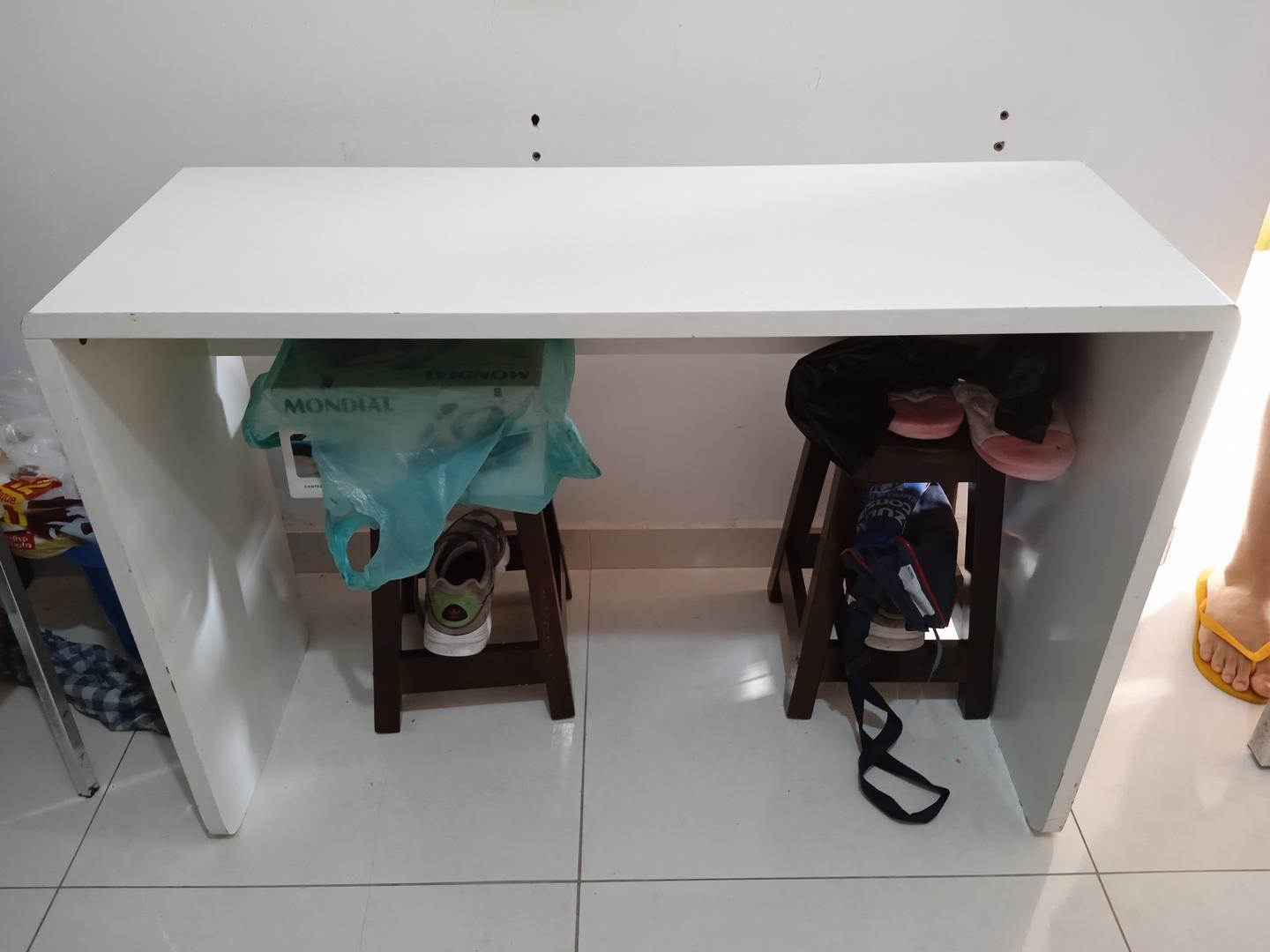 Aparador em MDF Branco 75 cm x 108 cm x 40 cm