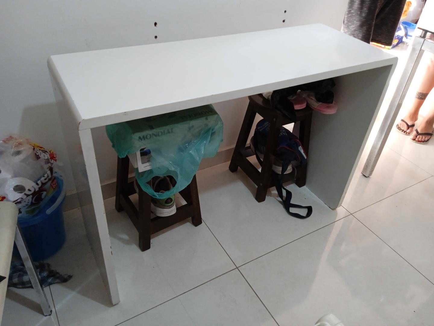 Aparador em MDF Branco 75 cm x 108 cm x 40 cm