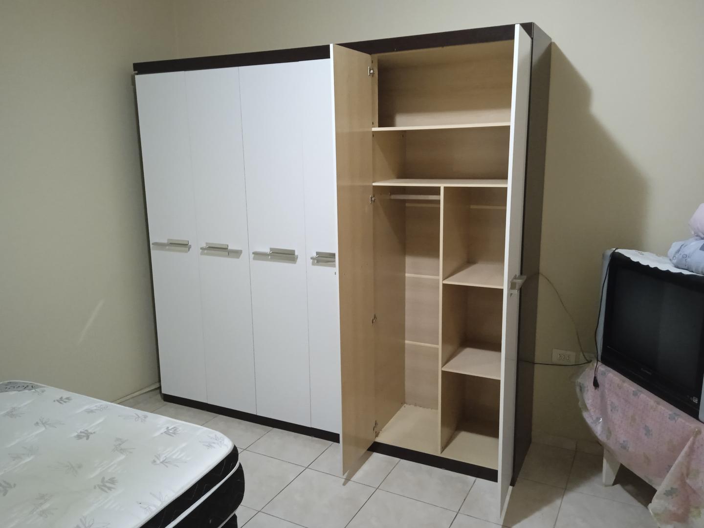 Guarda roupas c/ 6 portas e 3 gavetas em MDF Branco 228 cm x 243 cm x 53 cm