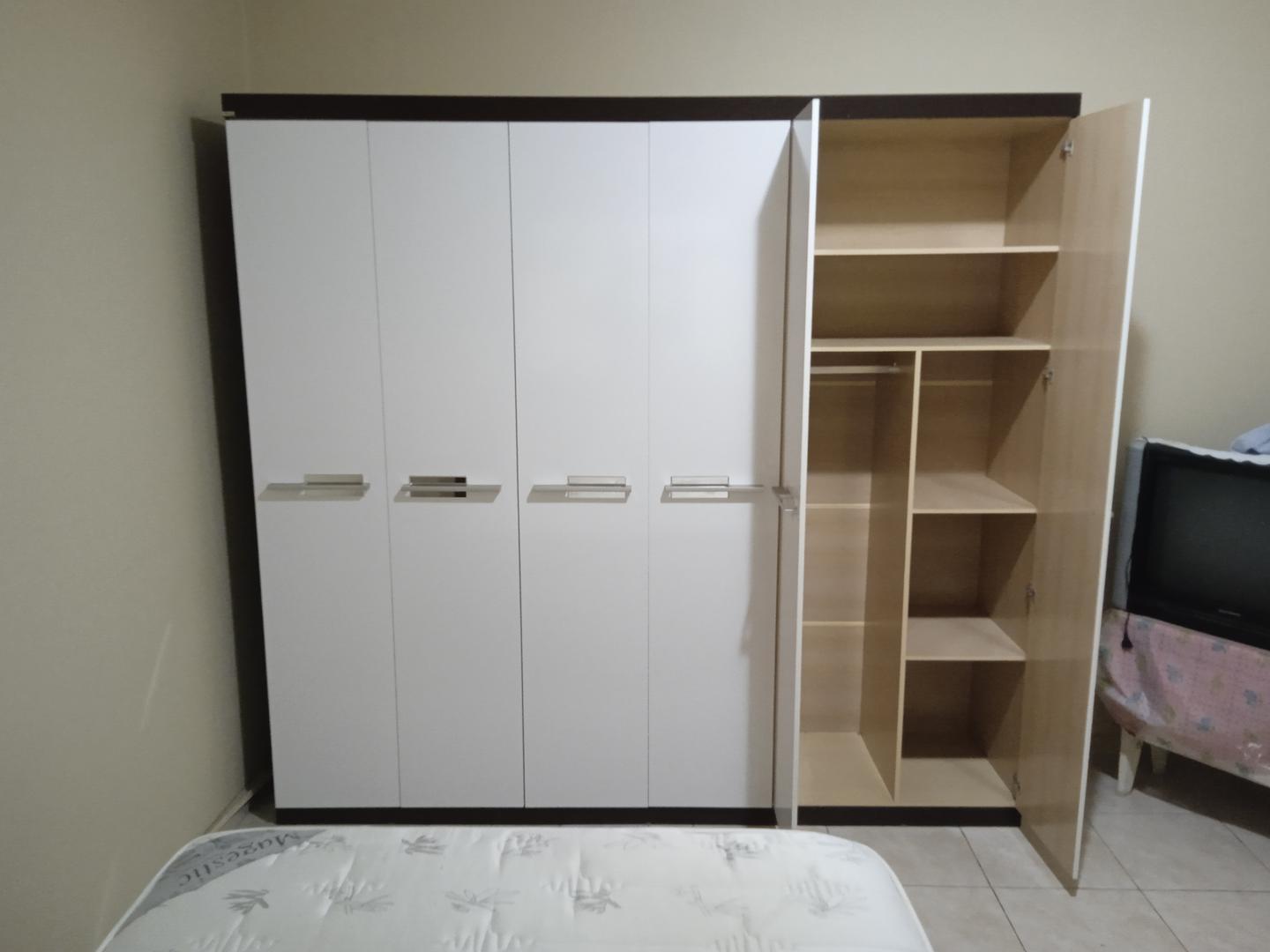 Guarda roupas c/ 6 portas e 3 gavetas em MDF Branco 228 cm x 243 cm x 53 cm