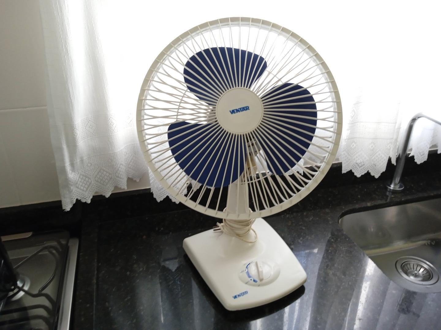 Ventilador Ventar V-13 em Plástico Branco 53 cm x 37 cm x 37 cm