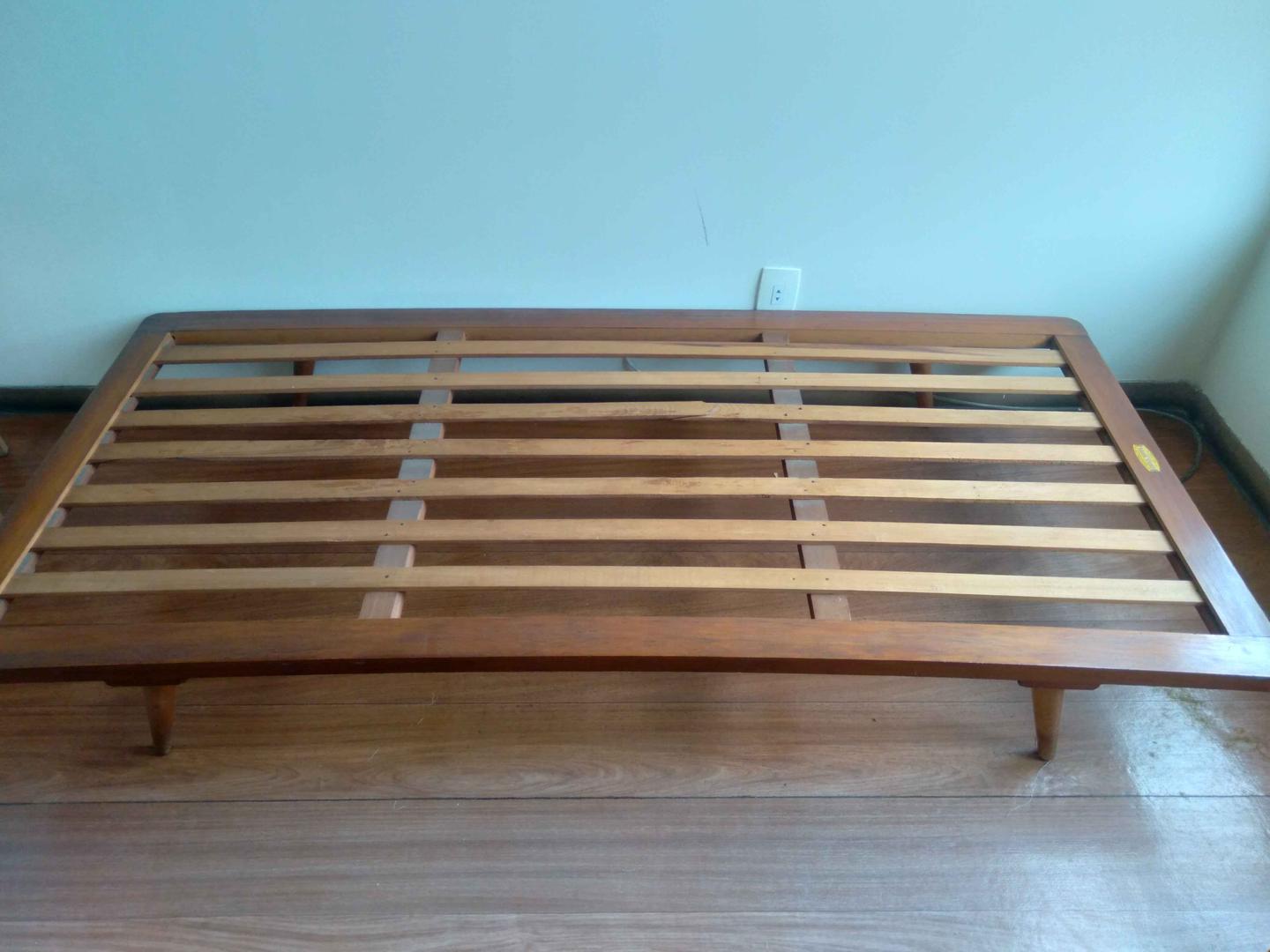 Cama de solteiro  em Madeira Marrom 26 cm x 88 cm x 189 cm