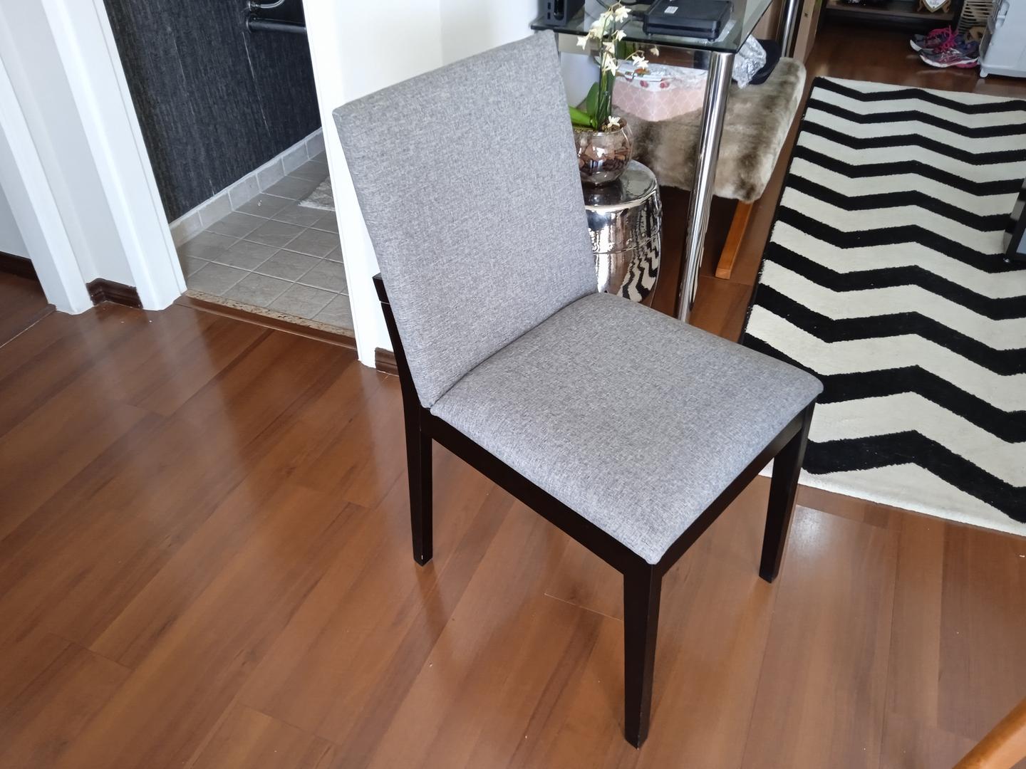 Cadeira de Jantar Fixa em MDF / Estofado Cinza 87 cm x 47 cm x 52 cm