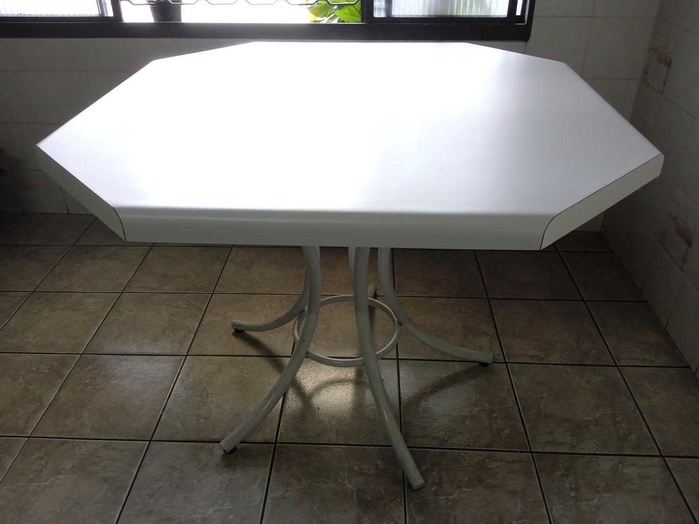 Mesa de jantar octogonal em MDF / Aço Branco 80 cm x 110 cm x 110 cm