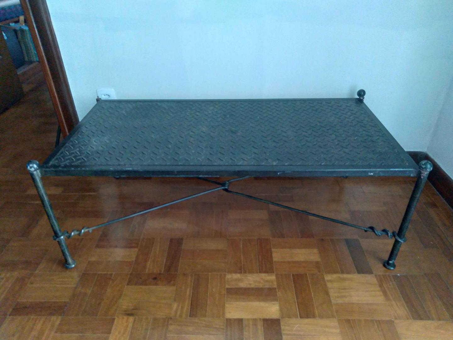 Mesa de centro  em Ferro Preto 45 cm x 113 cm x 58 cm