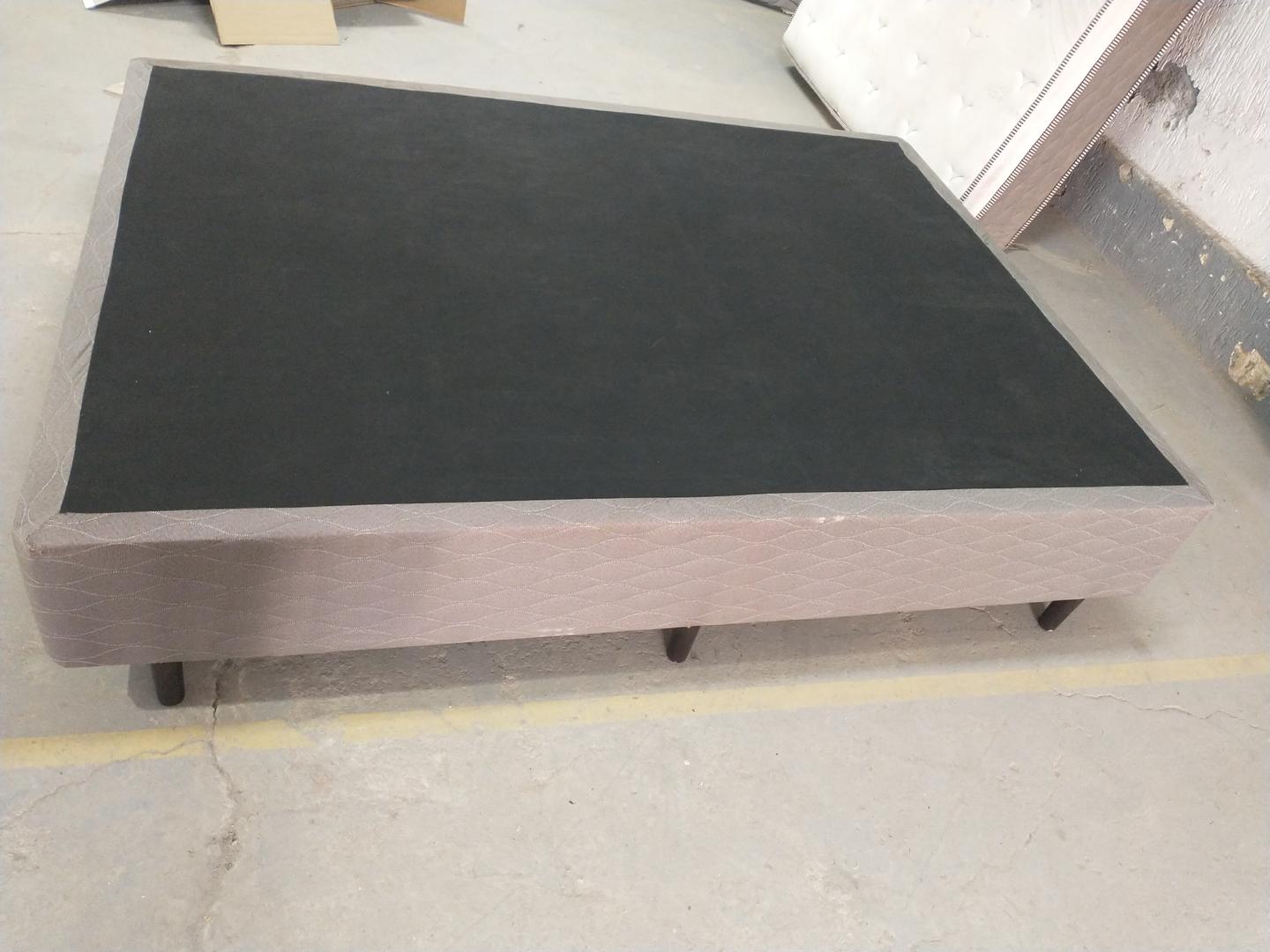 Cama box de casal padrão em Madeira / Tecido Cinza 37 cm x 138 cm x 188 cm