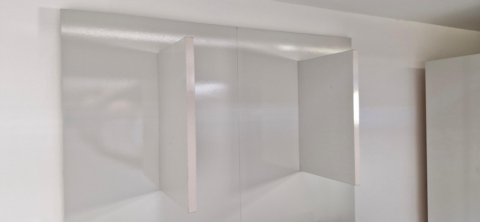 Painel para TV c/ 2 prateleiras em MDF Branco 77 cm x 180 cm x 4 cm