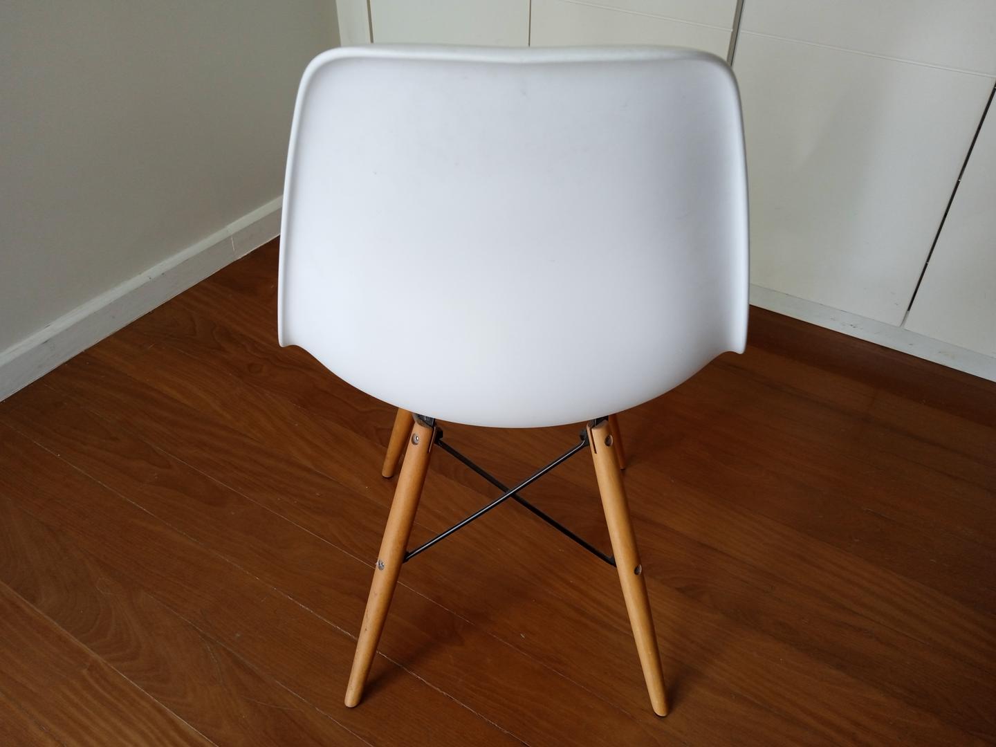 Cadeira fixa s/ braços em Plástico Branco 82 cm x 46 cm x 45 cm