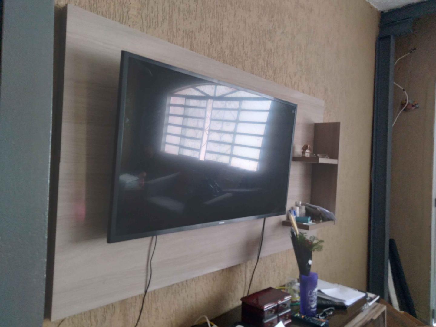 Painel p/ TV  em MDP Bege 90 cm x 153 cm x 22 cm