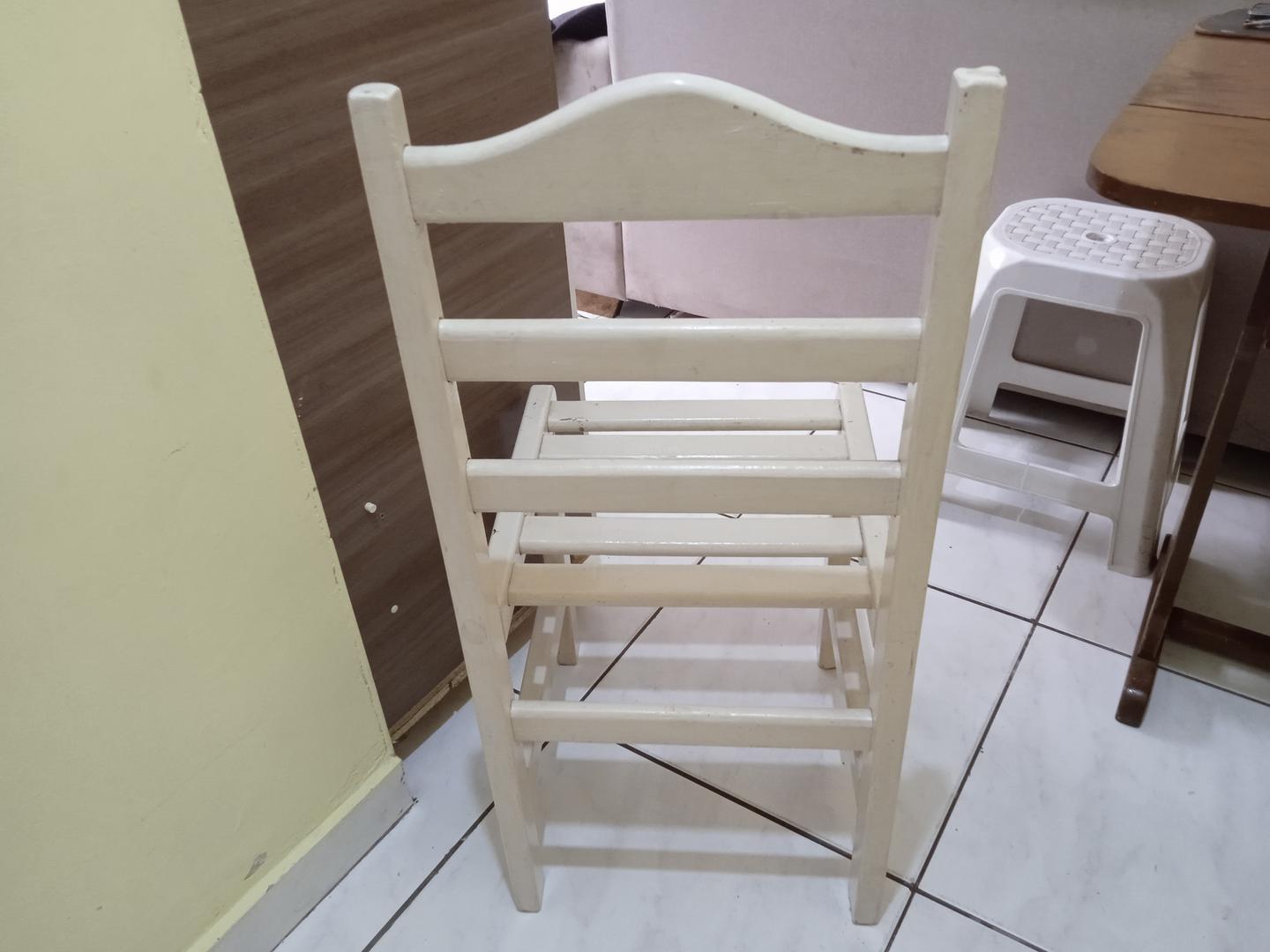 Cadeira fixa s/ braço em Madeira Branco 95 cm x 40 cm x 48 cm