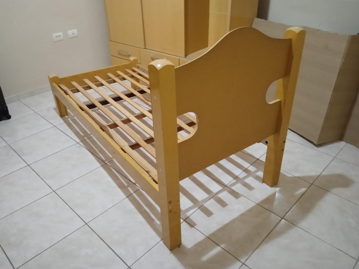 Cama de solteiro em MDF Bege 110 cm x 95 cm x 200 cm