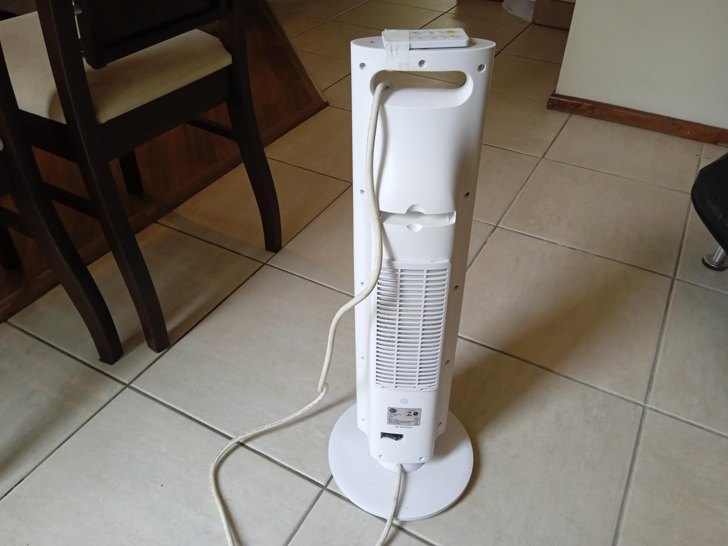 Aquecedor de Ambiente Torre Portátil Equation DF-HT5363P em Plástico / Aço Branco