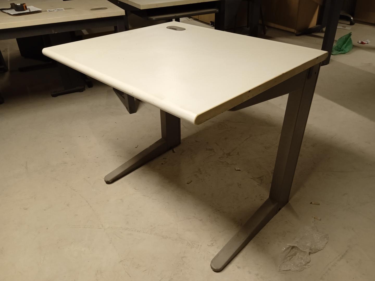 Mesa de Escritório reta em MDF / Aço Bege 73 cm x 80 cm x 70 cm