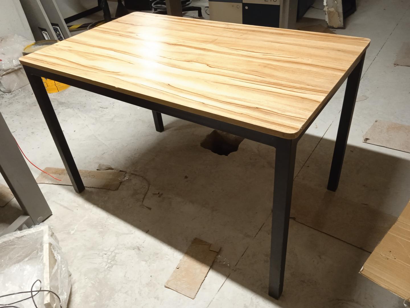 Mesa de escritório industrial em Aço / MDF Bege 75 cm x 70 cm x 120 cm