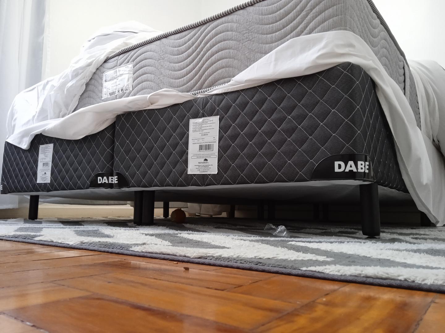 Cama box Queen bipartida Dabe em Madeira / Tecido Preto 25 cm x 198 cm x 158 cm