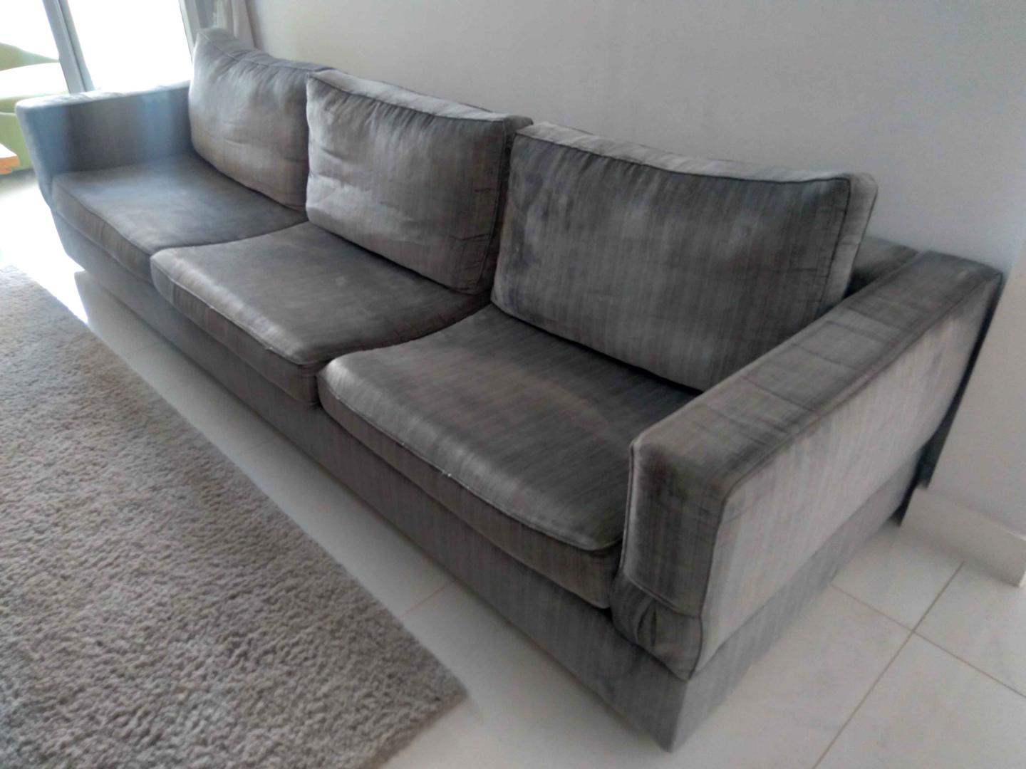 Sofá 3 lugares  Brentwood em Suede / Estofado Cinza 64 cm x 290 cm x 100 cm