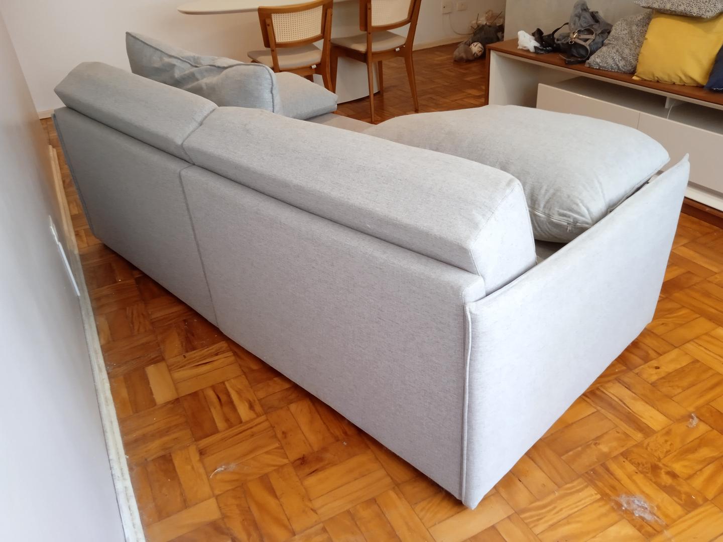 Sofá Retrátil c/ 2 Lugares em Estofado / Tecido Cinza 82 cm x 228 cm x 116 cm