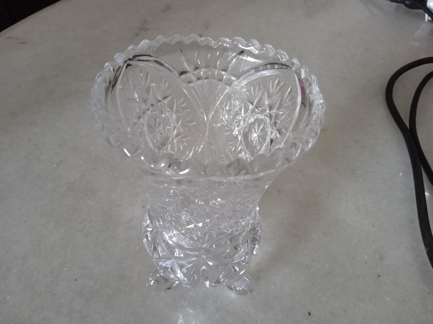 Vaso Decorativo Pequeno em Vidro Transparente 14 cm x 9 cm x 9 cm