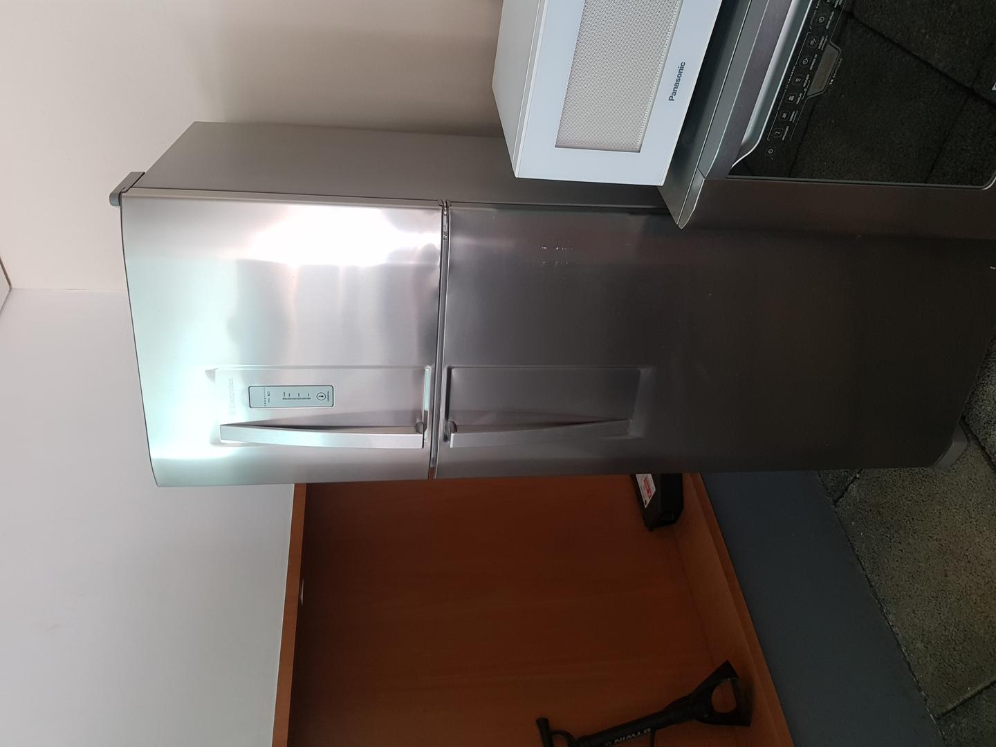 Geladeira  Electrolux dfx42 em Aço / Inox Cinza 178 cm x 62 cm x 62 cm