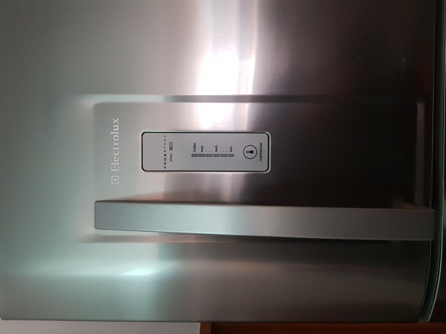 Geladeira  Electrolux dfx42 em Aço / Inox Cinza 178 cm x 62 cm x 62 cm