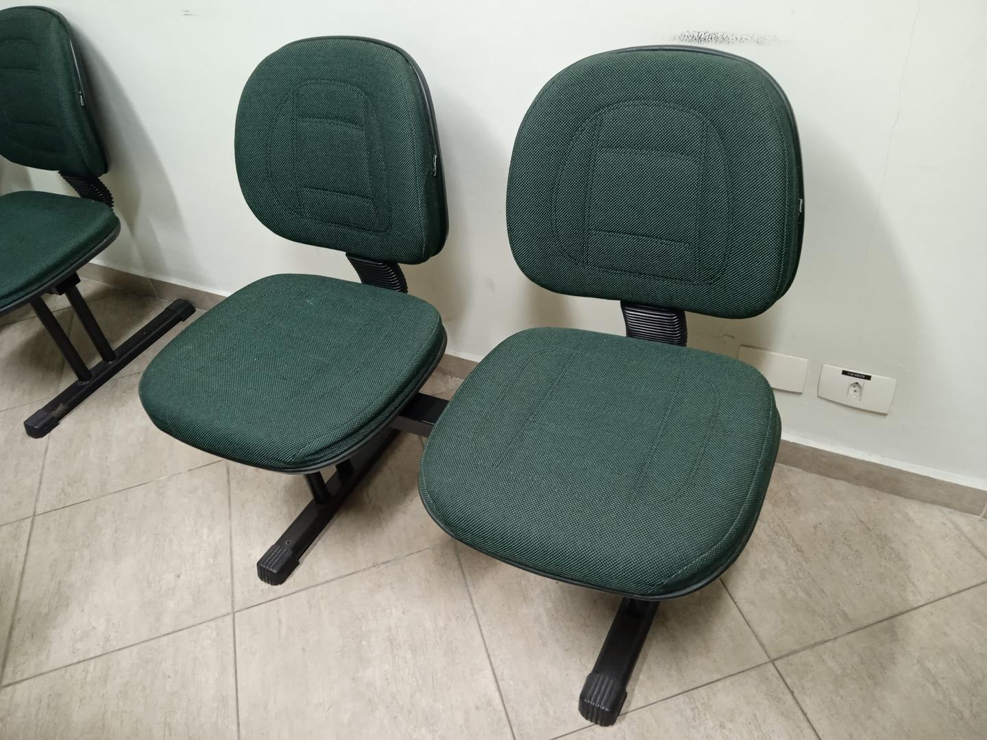 Longarina c/ 2 lugares Cadflex em Aço / Estofado Verde 83 cm x 157 cm x 50 cm