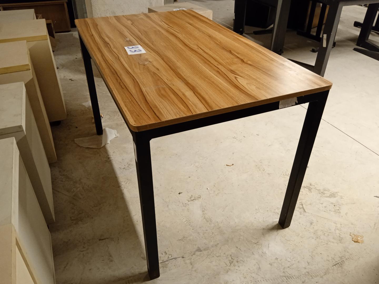 Mesa de escritório industrial em Aço / MDF Marrom 74 cm x 120 cm x 70 cm