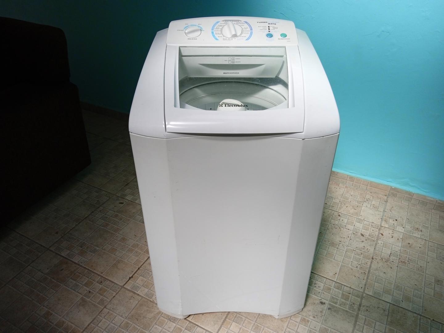 Máquina de lavar roupas 9 Kg Electrolux LTE09 em Plástico Branco 98 cm x 59 cm x 62 cm