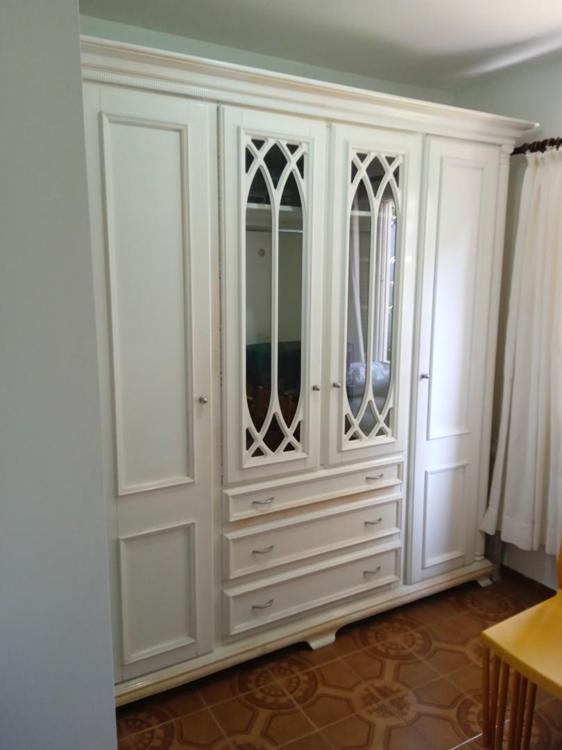 Guarda Roupas c/ 4 Portas e 3 Gavetas em MDF Branco 238 cm x 225 cm x 60 cm