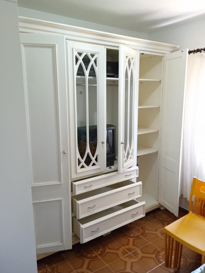 Guarda Roupas c/ 4 Portas e 3 Gavetas em MDF Branco 238 cm x 225 cm x 60 cm