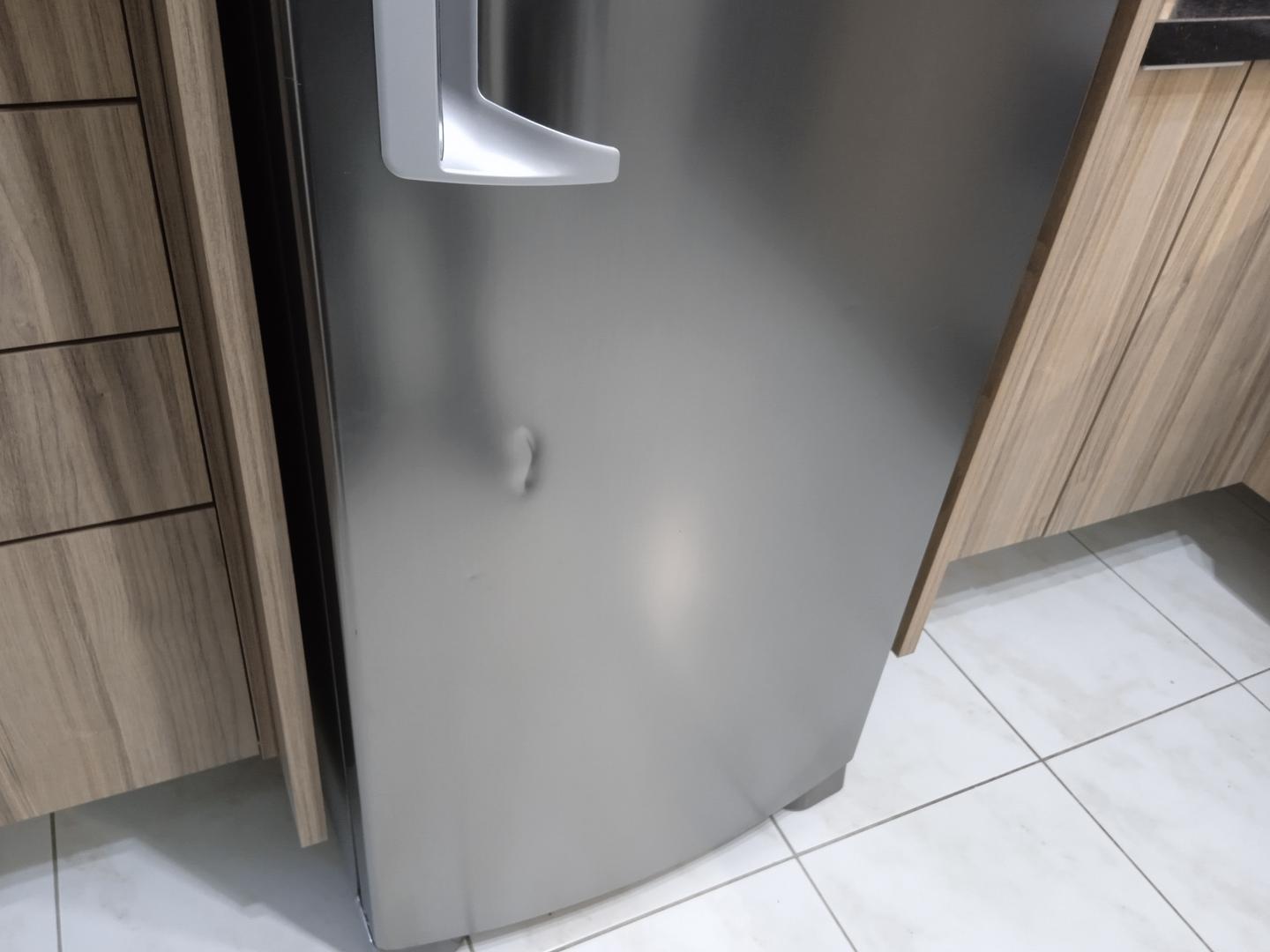 Geladeira Brastemp BRM42EKANA 10 em Aço / Inox Cinza 186 cm x 60 cm x 60 cm