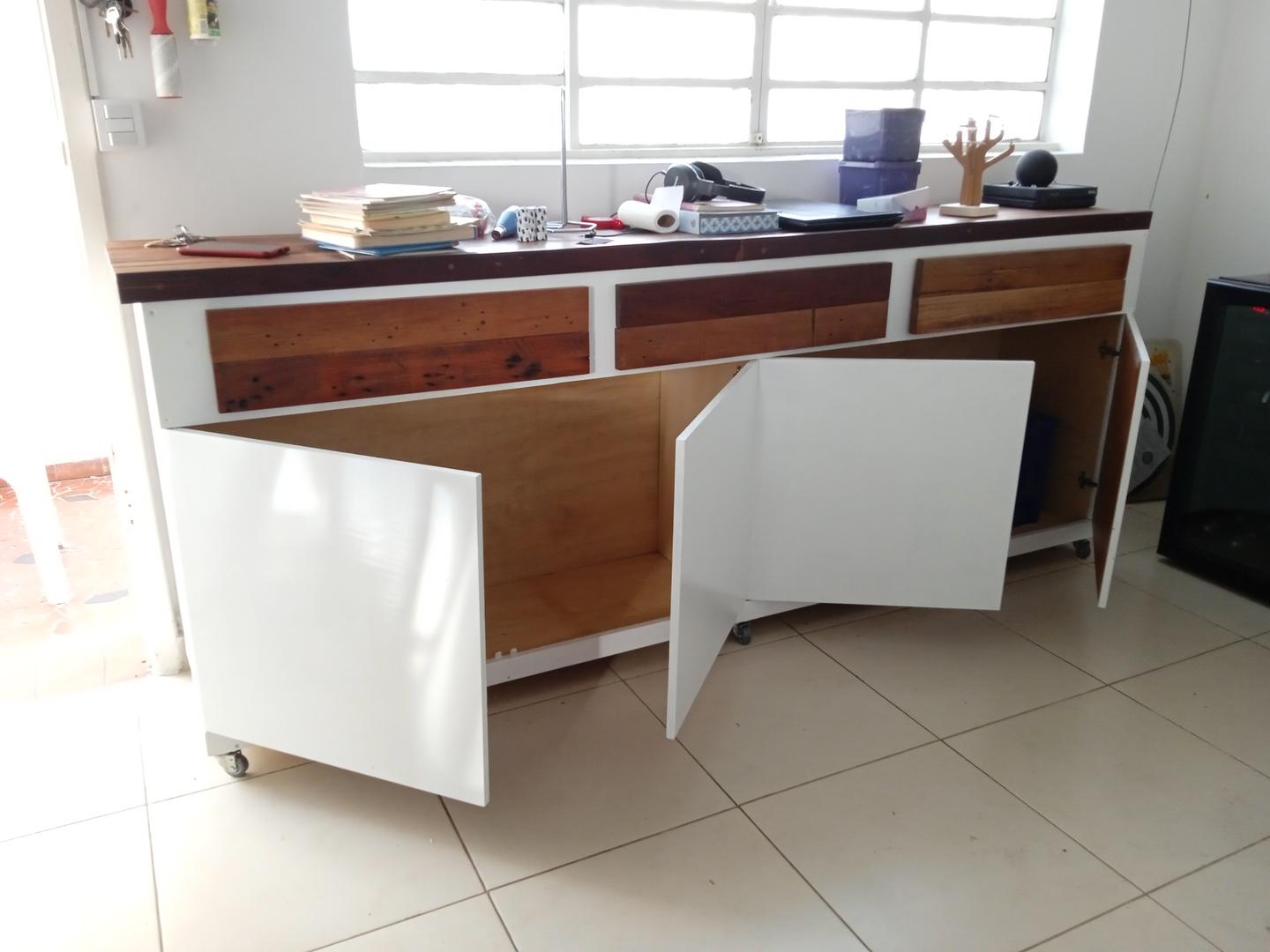 Buffet c/ 3 gavetas e 4 portas em Madeira Branco 89 cm x 223 cm x 44 cm