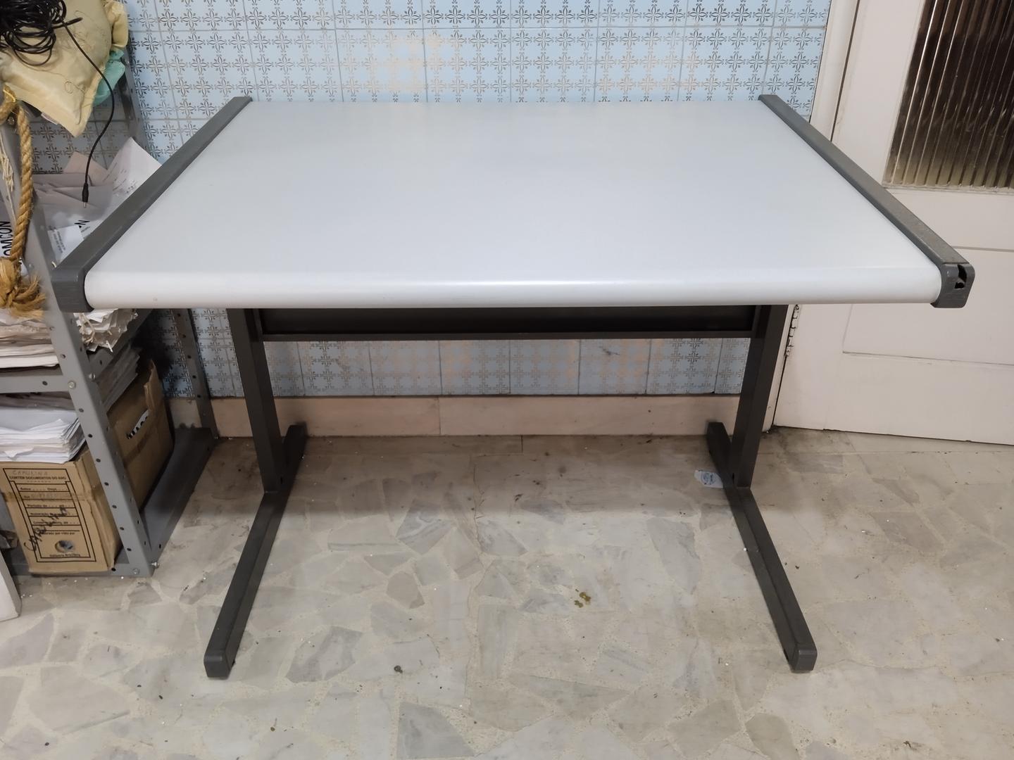 Mesa de escritório em MDF / Aço Cinza 73 cm x 96 cm x 74 cm