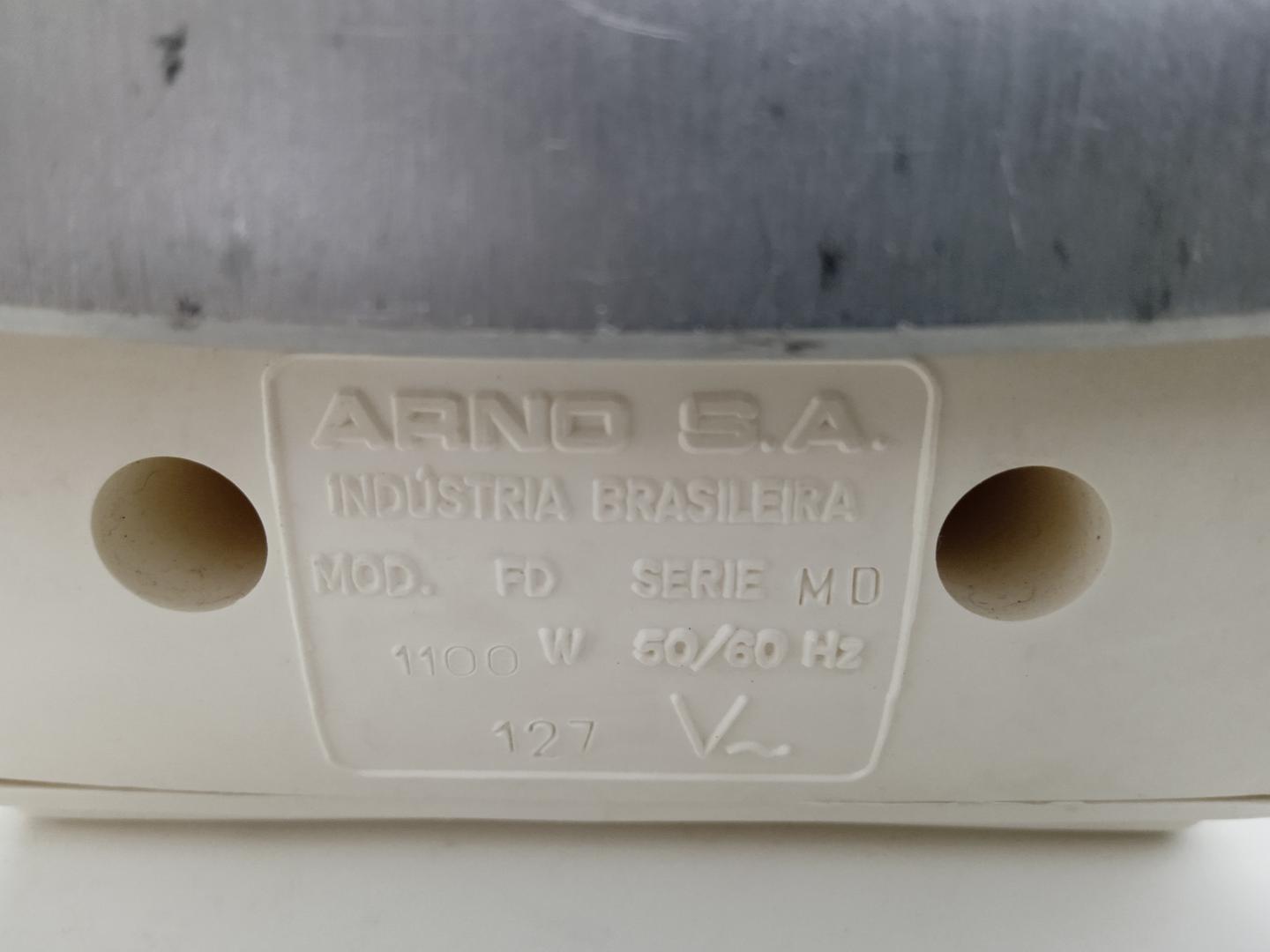 Ferro elétrico Antigo Arno FD em Plástico / Ferro Bege 12 cm x 26 cm x 16 cm