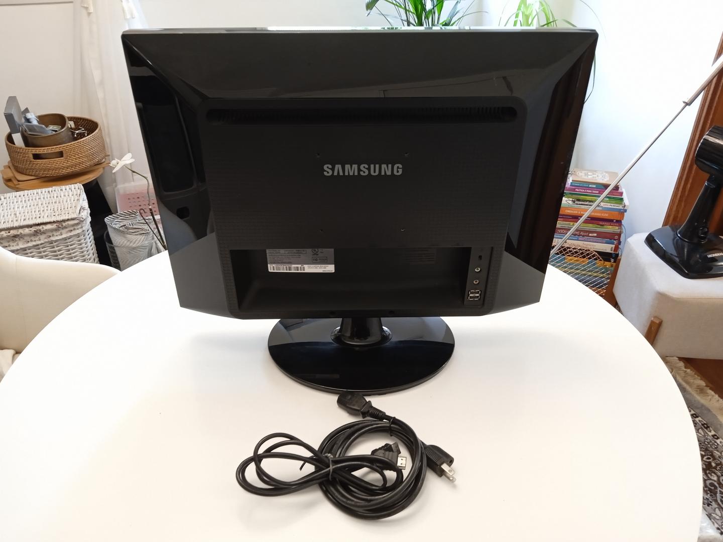 Monitor Samsung 2263UW com webcam