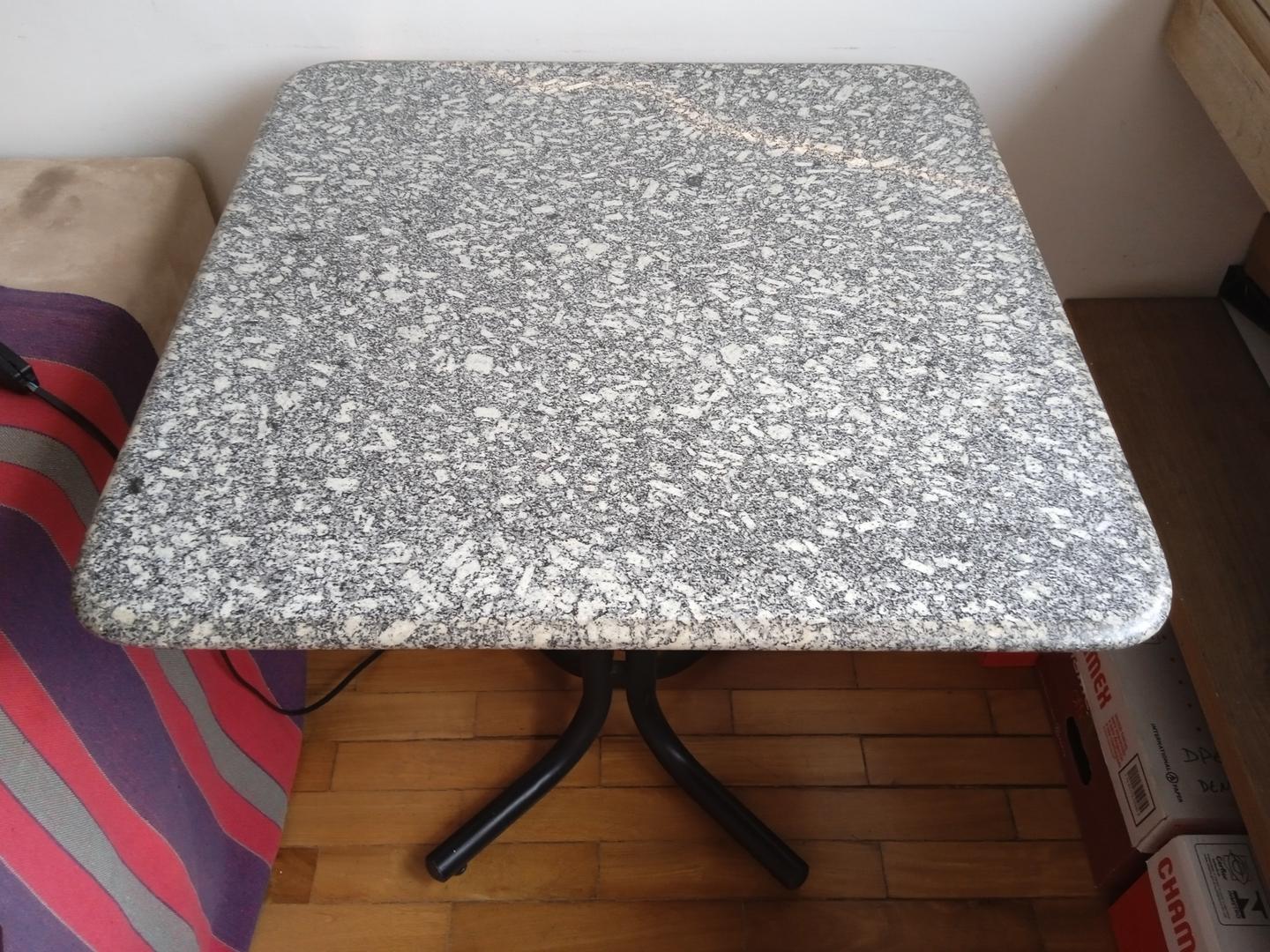 Mesa de apoio quadrada em Aço / Mármore Cinza 76 cm x 70 cm x 70 cm