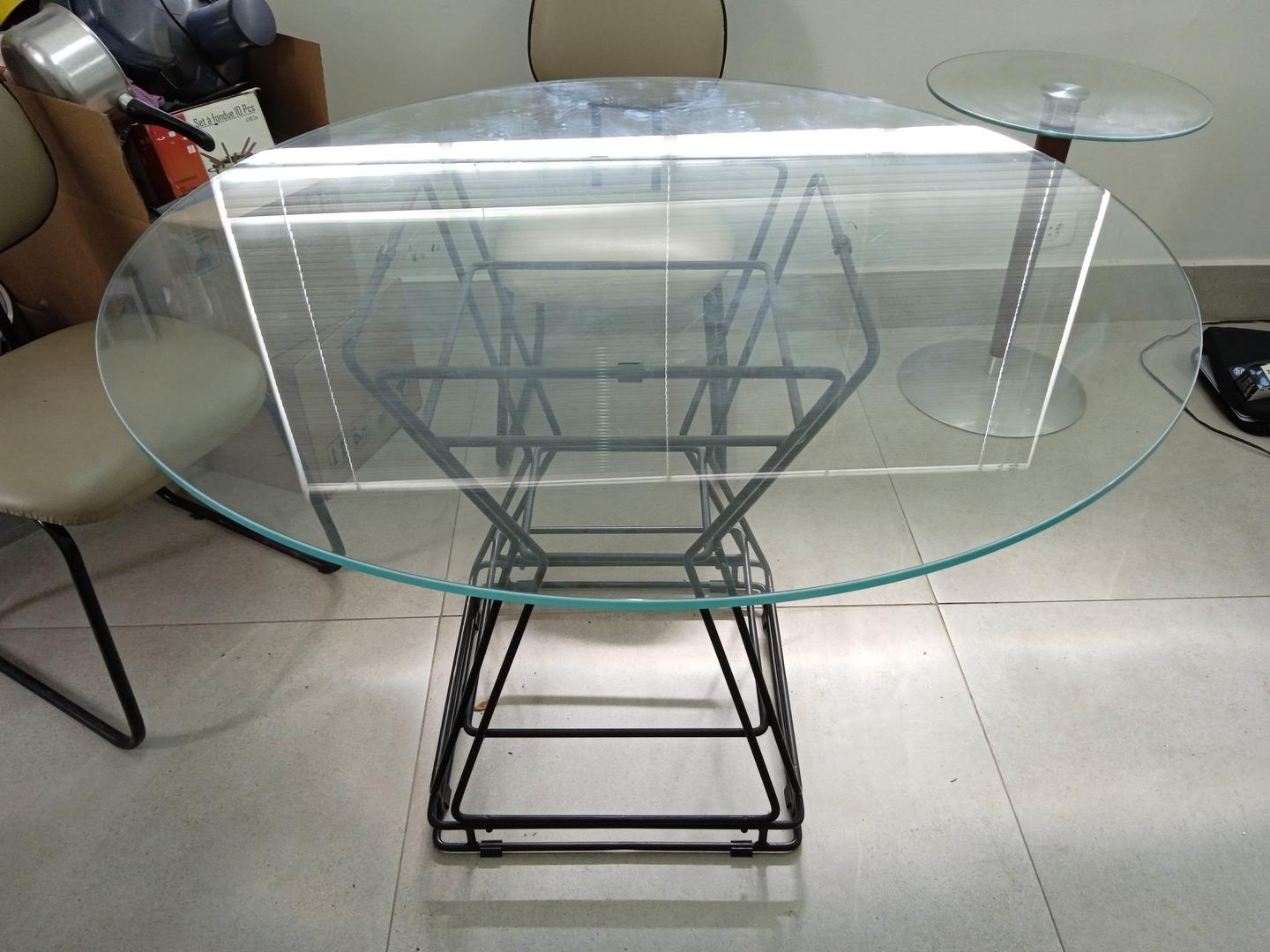 Mesa de Jantar Redonda 4 Lugares em Metal / Vidro Preta 78 cm x 110 cm x 110 cm