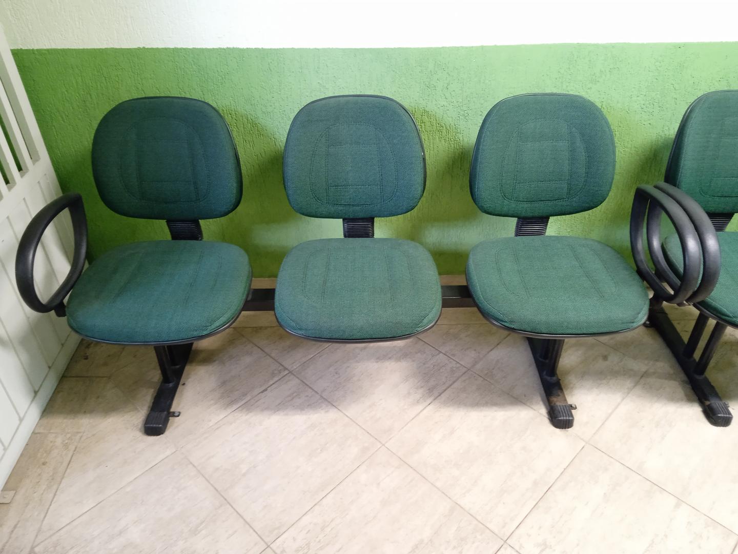 Longarina c/ 3 lugares Cadflex em Aço / Estofado Verde 83 cm x 157 cm x 50 cm