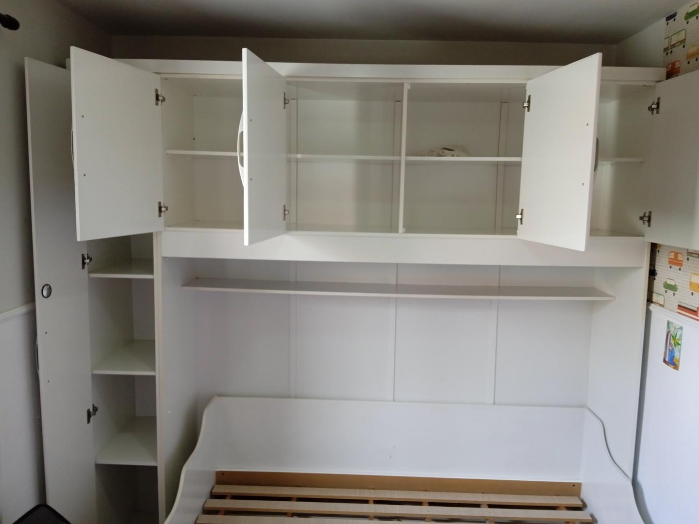 Guarda roupas c/ 5 portas 1 prateleira e cama de solteiro c/ 2 gavetas em MDF Branco