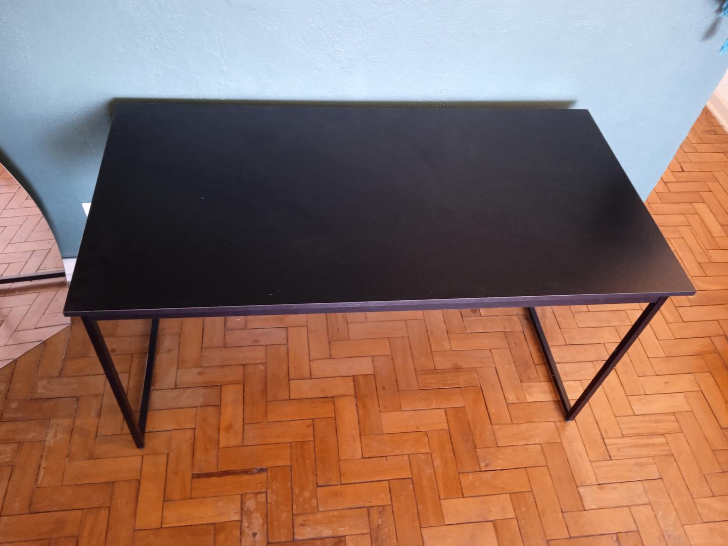 Mesa de jantar em MDF Preto 74 cm x 135 cm x 70 cm